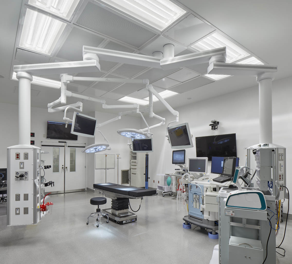 Gallery image for Amico's Solar Surgical 2' x 4' Luminaire